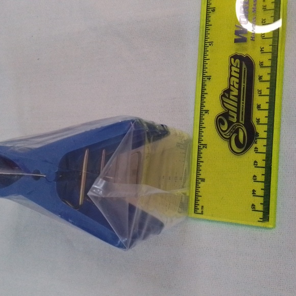 NIB Set of 6 count Jumbo Plastic & 100 hardwood clothespins with CEDAR Hangers - Picture 7 of 16